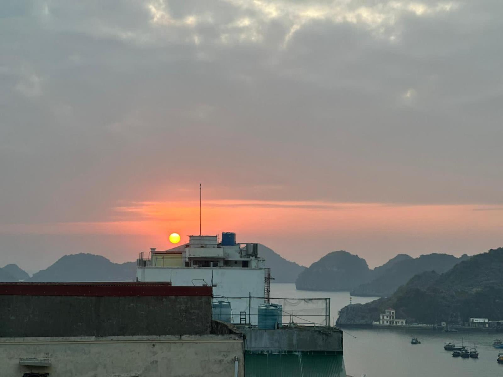 An Duong Hotel Cat Ba Chan Chau Экстерьер фото